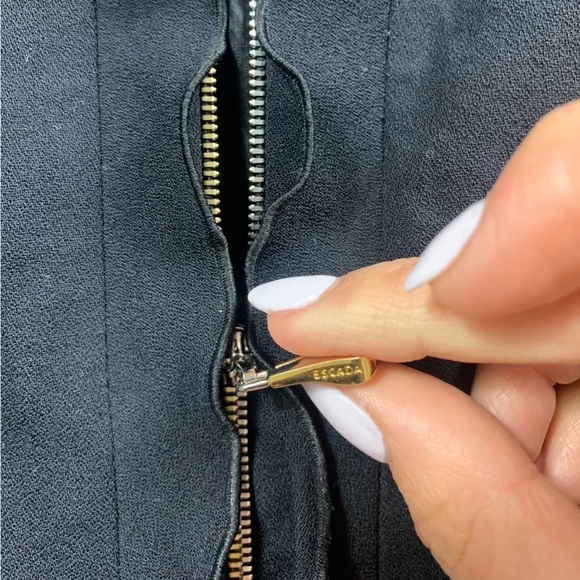 ESCADA Black Zipper Ruffle Blazer Jacket - Picture 9 of 11